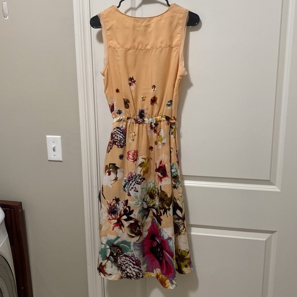 Simply Vera by Vera Wang Floral Dress SZ Medium - Picture 2 of 4